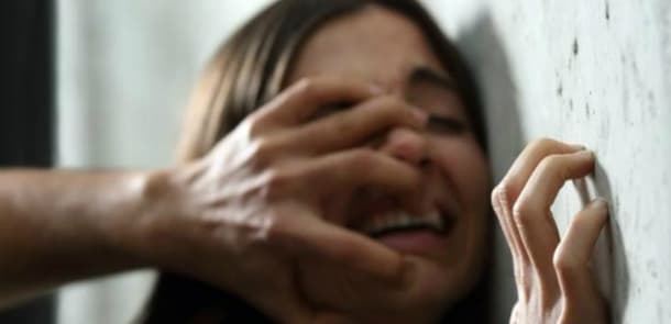 "Anamı saçlarından tutub divara çırpdı" - Dəhşətli qətlin təfərrüatı