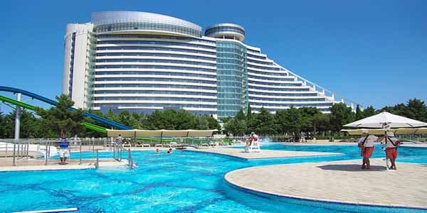 Hotellərdə daha çox kimlər qalır?