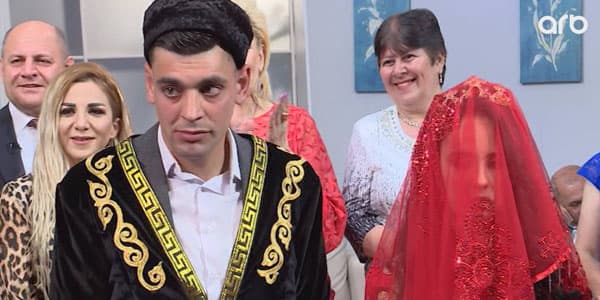 Efirdə vağzalı çalındı: bəy və gəlin studiyada (VİDEO)