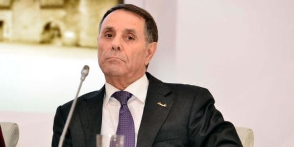 Novruz Məmmədov baş nazir postunda ilk qərarını imzaladı