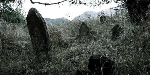 “Şəhidlər piri”nin qəbirləri