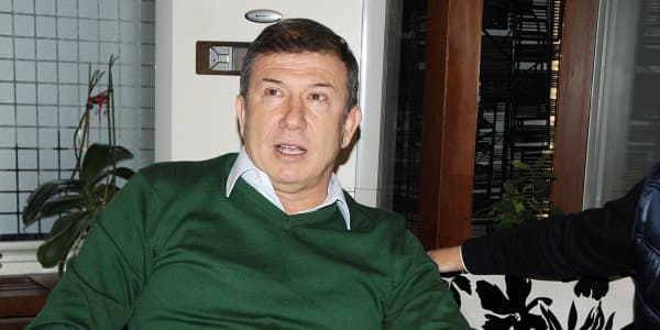 Sabiq futbolçu millət vəkili olmaq istəyir