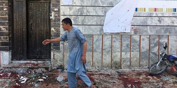Cəlalabadda seçki məntəqəsinə terror hücum: 6 nəfər yaralandı