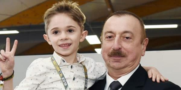 İlham Əliyevlə görüşmək üçün ağlayan uşaq kimin oğludur? (FOTO/VİDEO)