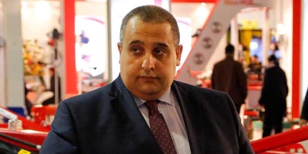 Yeni nazir sədri işdən çıxartdı