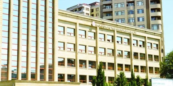 Nazirlik idarə rəisini cərimələdi