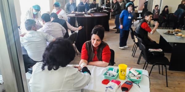 Veysəloğlu Qrup regionlarda qanvermə aksiyasını davam etdirir (FOTOLAR)