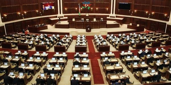 Növbədənkənar parlament seçkiləri keçiriləcək?