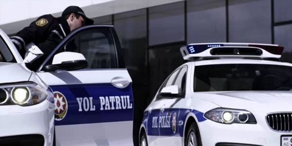 Yol polisini videoya çəkən sürücülərə xəbərdarlıq