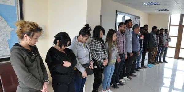 Azərbaycanda qanunsuz yaşayan əcnəbilər aşkar edilib (FOTOLAR)