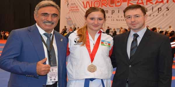 Azərbaycan İrina üçün Ukraynaya nə qədər pul ödəyib?