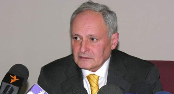Azərbaycanda nazir millət vəkilini işdən çıxartdı