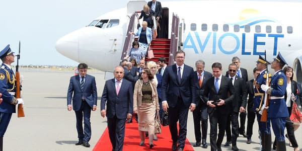 Serbiya prezidenti Bakıya gəldi (FOTO)