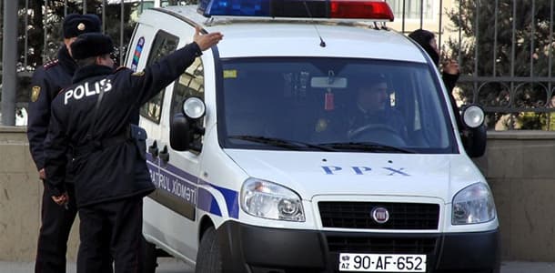 Gəncədə cümhuriyyətlə bağlı plakat tutan azarkeşlər həbs edilib (FOTO)