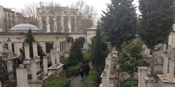 İstanbulda intihar edən azərbaycanlı kimsəsizlər qəbiristanlığında basdırıldı