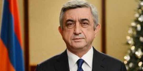 İstefadan sonra Sarkisyan ilk dəfə adam arasına çıxdı