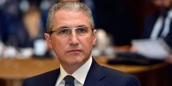 Nazir aparat rəhbərini işdən azad etdi