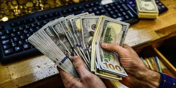 Azərbaycanda dollarla valyuta əməliyyatlarının dəyəri artıb