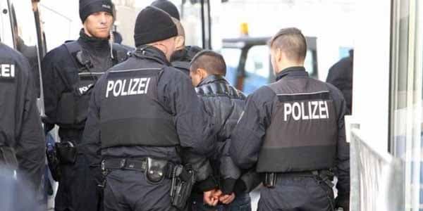 Xüsusi təyinatlılar azərbaycanlı ailəni Almaniyadan qovdular