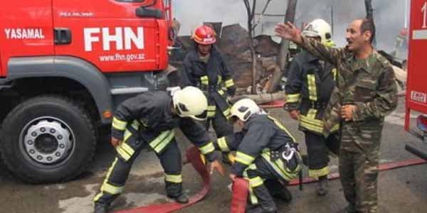 Bakıda yanğın: 20 sakin təxliyə olunub