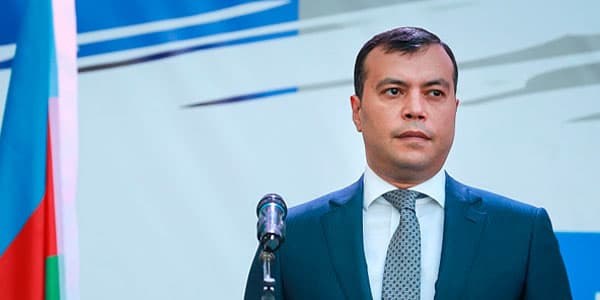 Yeni nazir məmurun yaxın qohumlarını işdən çıxartdı (YENİLƏNİB)