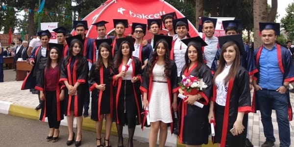 Bakcell Gəncədə məzun yarmarkasına qatılıb (R)