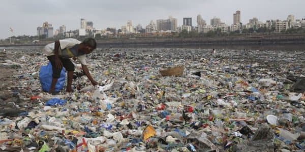 Daha bir ölkə qərar verdi: plastikdən imtina edir