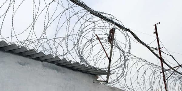 Bakıda həbsxanada silahlı insident: əsgər yaralandı