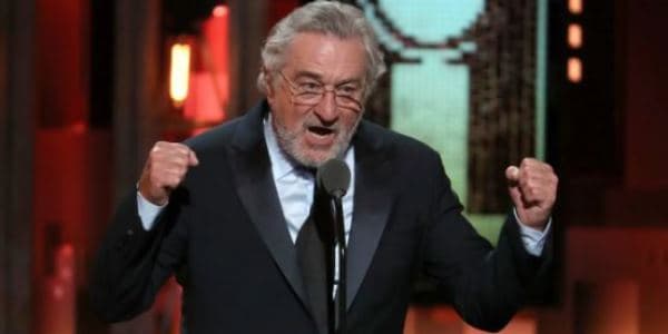Robert De Niro canlı yayımda Trampı söydü: "Trampın..."
