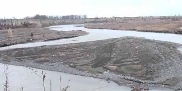 Şamaxıda sel suları yolu bağladı: kəndlə rayonun əlaqəsi kəsildi
