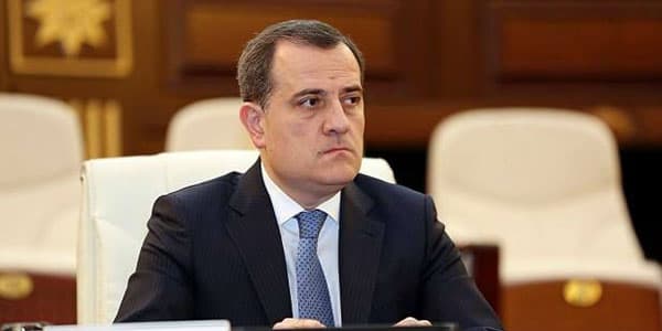 Ceyhun Bayramov məzunları təbrik etdi
