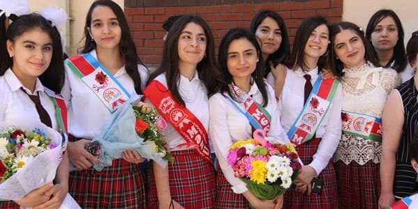 Məzunlar "Son zəng"i belə qeyd etdilər (FOTOLAR)