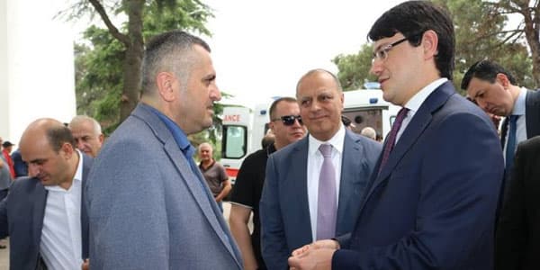 Qardabani sakinlərinə təcili yardım maşını hədiyyə olundu
