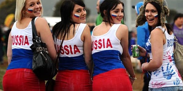 Putinin sözçüsündən açıqlama: Rus qadınlar əcnəbi turistlərlə yata bilər