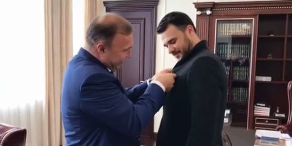 Emin Ağalarov daha bir fəxri ad aldı: “Əməkdar artist” oldu (FOTO)