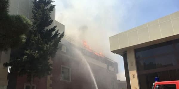 Bakıda məşhur plazada yanğın olub (FOTO/VİDEO)