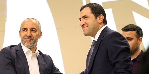 Güldürməyi sevən prezident
