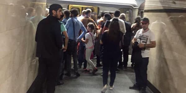 Bakı metrosunda sərnişin öldü