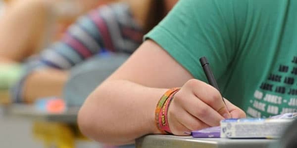 Dövlət qulluğuna qəbul üçün test imtahanı keçirilib