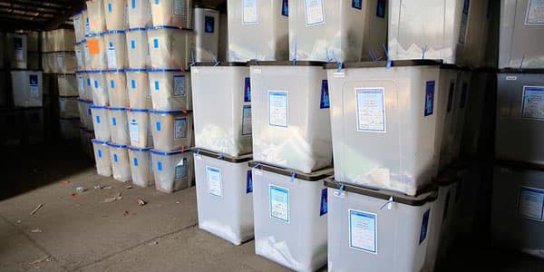 Seçki qutularının saxlanıldığı anbar partladıldı: 19 yaralı