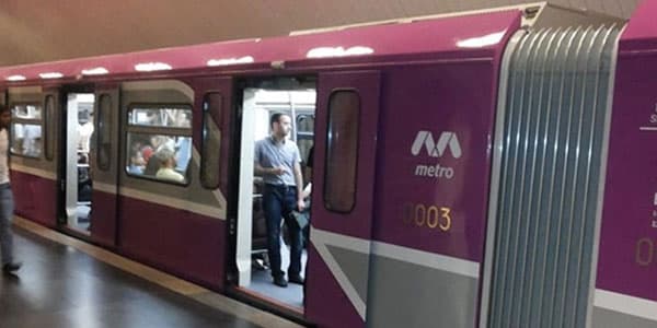 Bakı metrosunda problem: sərnişinlər qatardan boşaldıldı