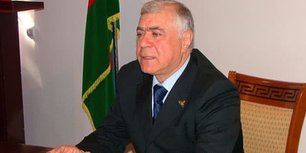 General deputatın qardaşı oğlunu işdən çıxartdı