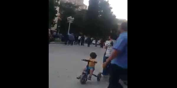 İcra başçısı Elmar Vəliyevin vurulduğu an (VİDEO)