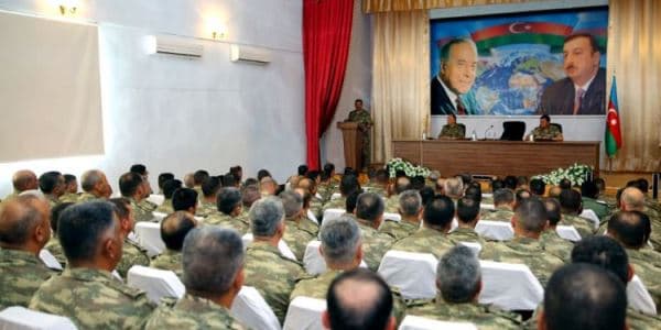 Zakir Həsənov genişmiqyaslı təlimlərin yekun müşavirəsini keçirdi