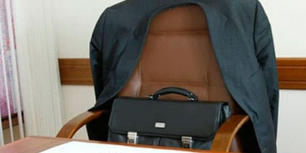Azərbaycanda rəis müavini iş başında öldü