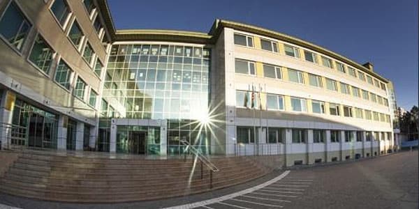 Bakıda bağlanan lisey haqda şok: insanları aldatmaq...