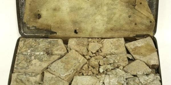 Kraliçanın əsgərlərə göndərdiyi şokolad qutusu 118 il sonra tapıldı