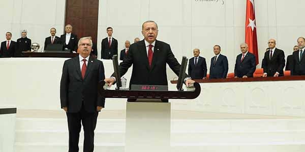 Ərdoğanın andiçmə mərasimində qalmaqal (VİDEO )