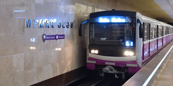 İşıqlar söndü, Bakı metrosunda hərəkət dayandı