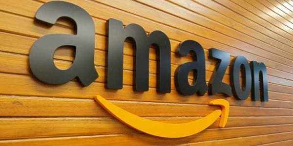 "Amazon"un dəyəri 900 milyarda çatdı: "Apple"ın mövqeyi təhlükədədir